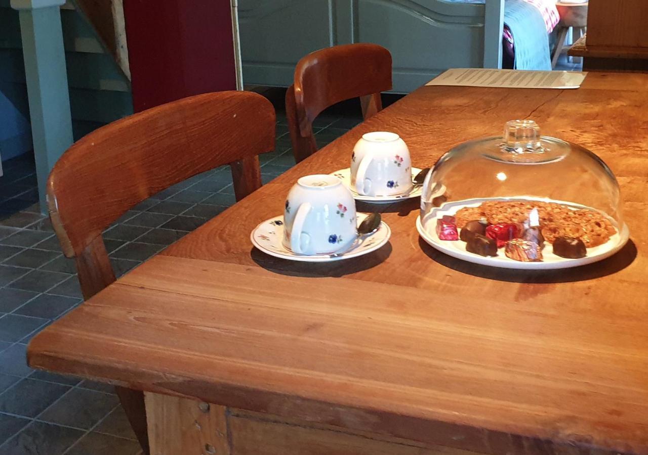 Fakansjehus Sfeervol Met Fijne Tuin Jirnsum Bagian luar foto